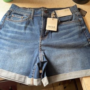New with tags high rise shorts